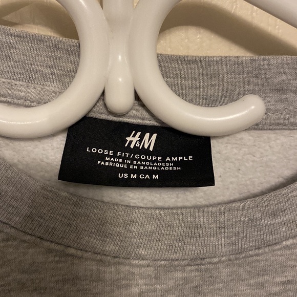 H&M Relaxed Fit Sweatshirt - Picture 2 of 4